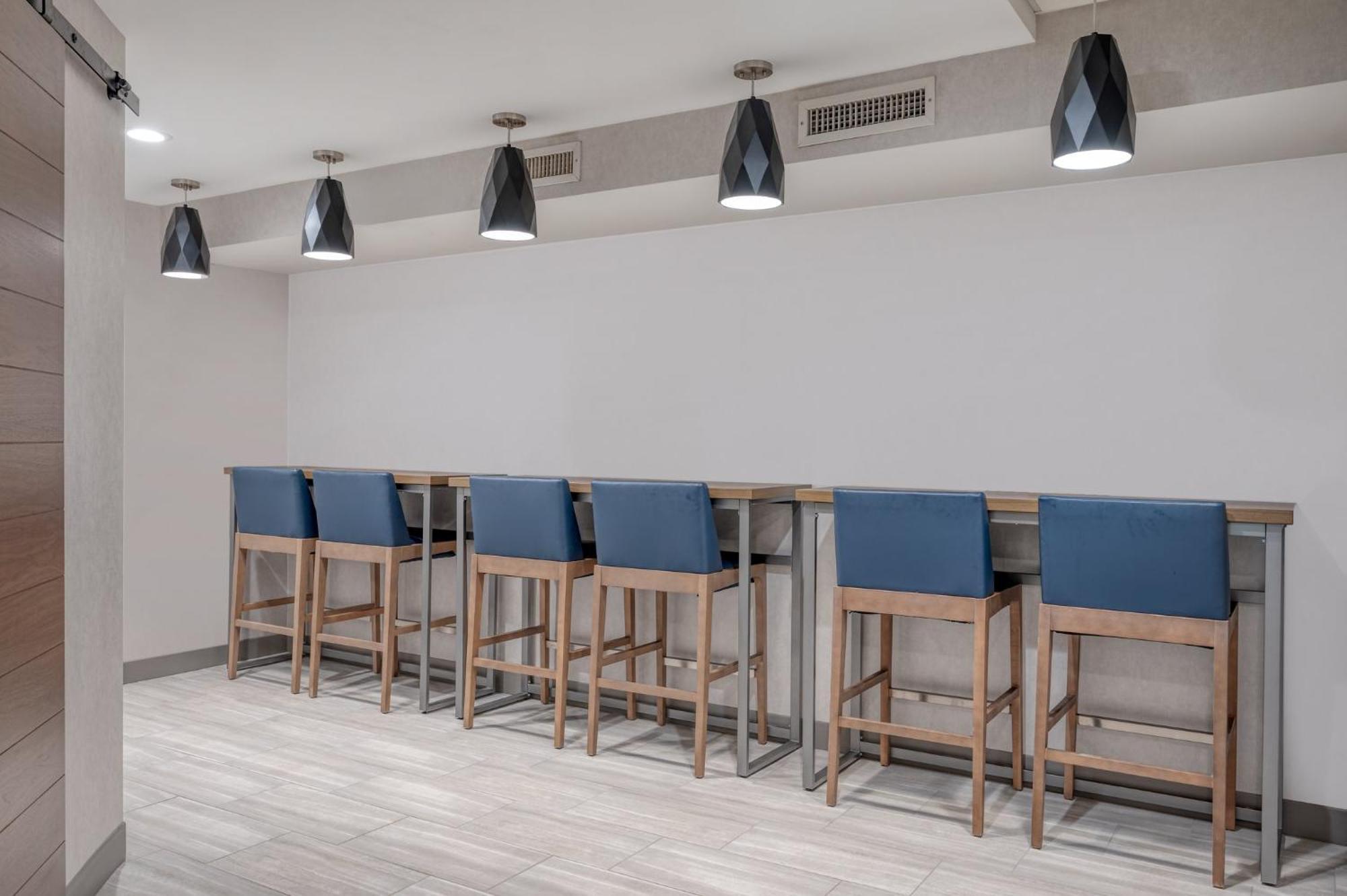 Holiday Inn Express & Suites Wadsworth By Ihg Kültér fotó