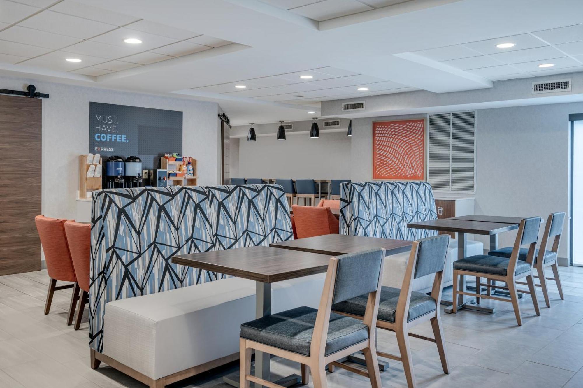 Holiday Inn Express & Suites Wadsworth By Ihg Kültér fotó